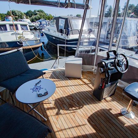 Hotel Hausboot Hennigsdorf Esterno foto